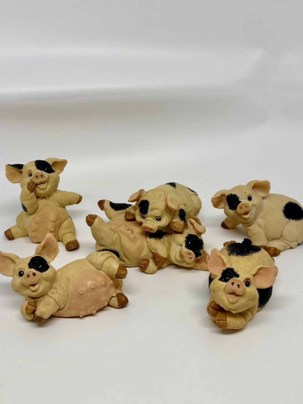 Vintage 1995 W.U. J.C. Spotted Pig Figurines - Set of 6 - Excellent Condition